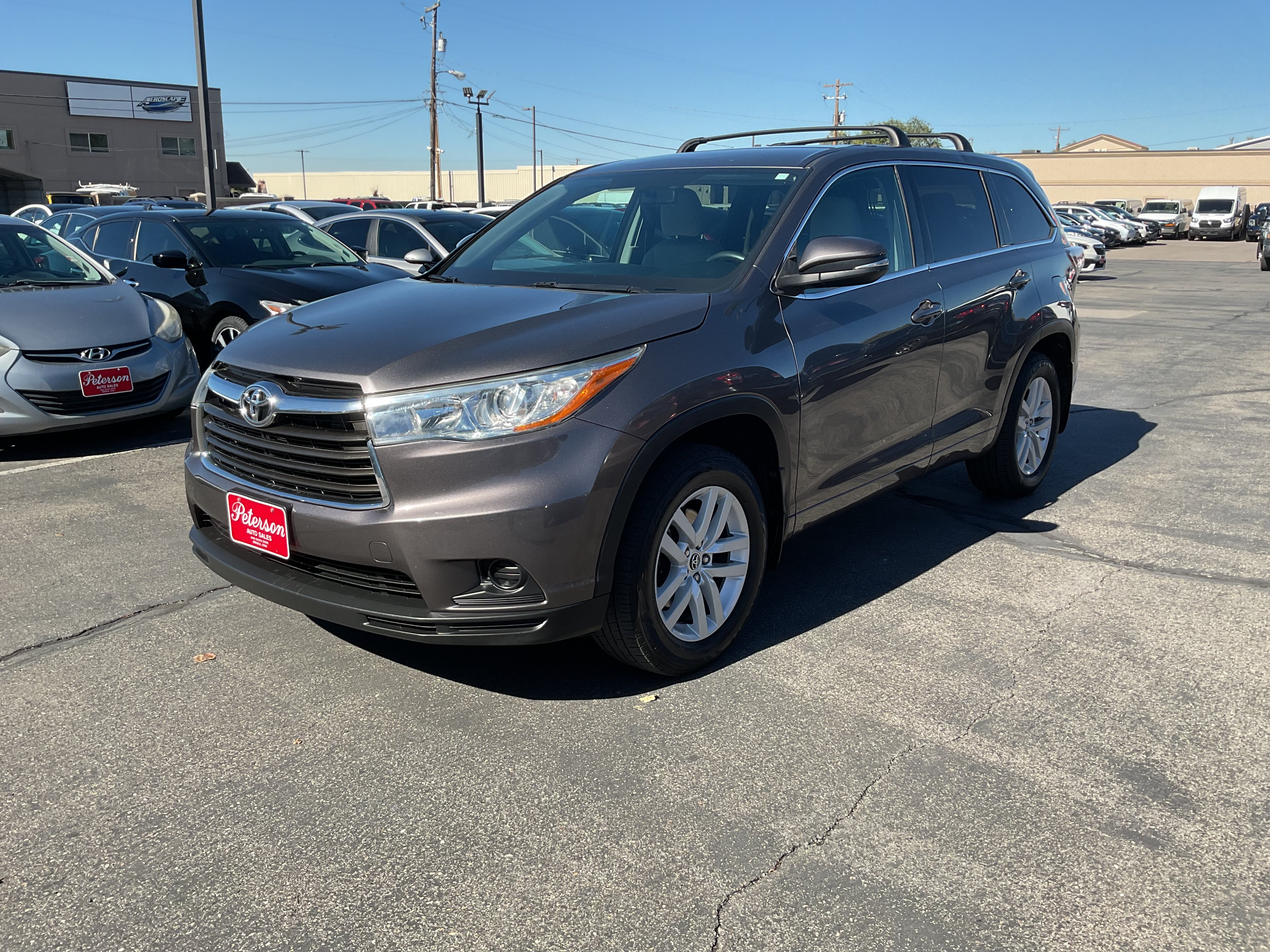 Used 2016 Toyota Highlander LE AWD/4WD image 2