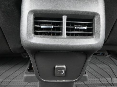 Used 2021 Chevrolet Equinox LT w/ LPO, Floor Liner Package image 18