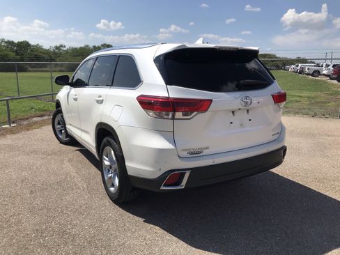 Used 2018 Toyota Highlander Limited image 5