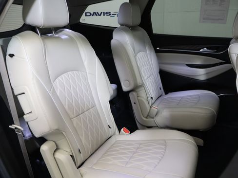 Used 2023 Buick Enclave Avenir w/ Avenir Technology Package image 21