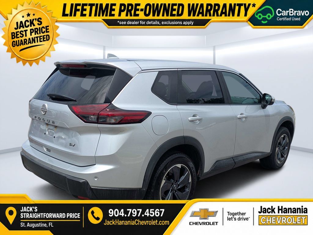 Used 2024 Nissan Rogue SV FWD image 3
