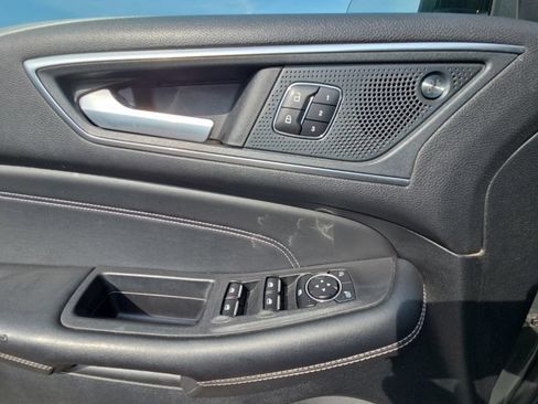 Used 2024 Ford Edge Titanium AWD/4WD image 18