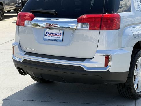 Used 2017 GMC Terrain SLE w/ Driver Alert Package I FWD image 6