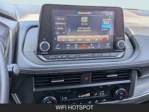 Used 2025 Nissan Rogue SV FWD image 26