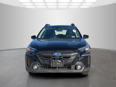 Used 2023 Subaru Outback Premium image 3