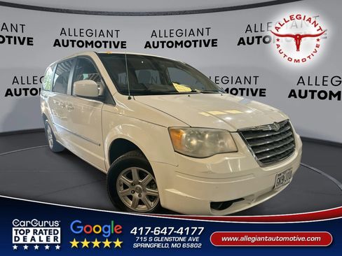 Used 2010 Chrysler Town & Country Touring FWD image 1