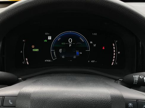 Used 2025 Toyota Camry SE FWD image 15