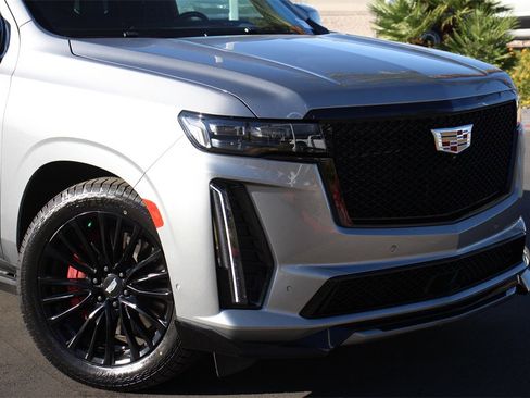 Used 2023 Cadillac Escalade V image 2