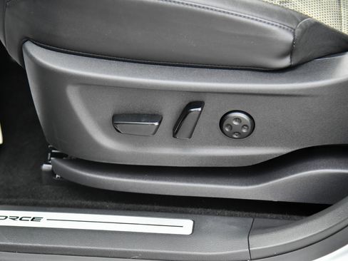 Used 2023 Nissan Ariya AWD image 16