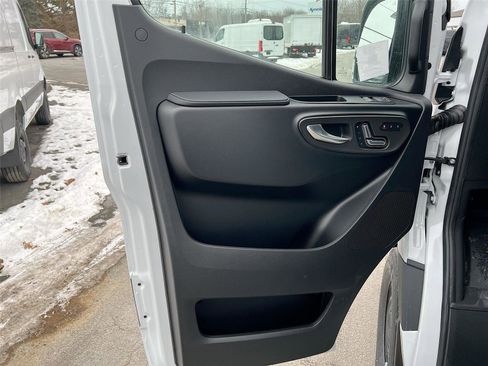 New 2026 Mercedes-Benz Sprinter 2500 image 17