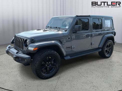 Used 2021 Jeep Wrangler Unlimited Sahara AWD/4WD image 2