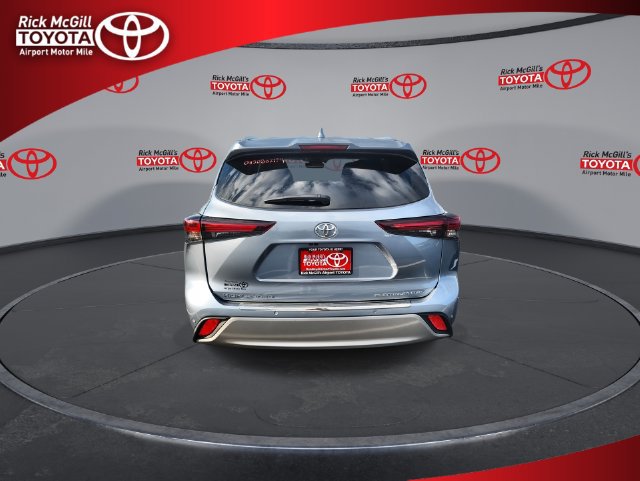 Used 2024 Toyota Highlander Platinum AWD/4WD image 7