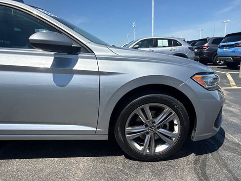 Used 2022 Volkswagen Jetta SE w/ Panoramic Sunroof Package FWD image 15
