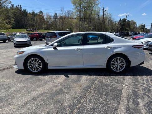 Used 2020 Toyota Camry XLE FWD image 4