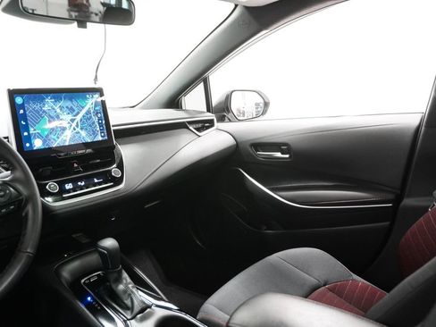 Used 2025 Toyota Corolla SE w/ SE Premium Package image 16