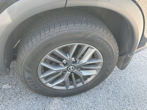 Used 2021 Nissan Rogue S FWD image 5