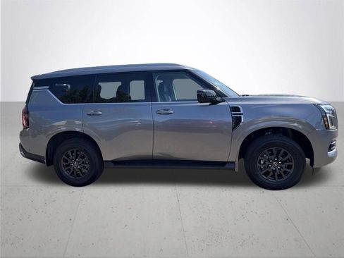 Used 2025 Nissan Armada SV AWD/4WD image 4