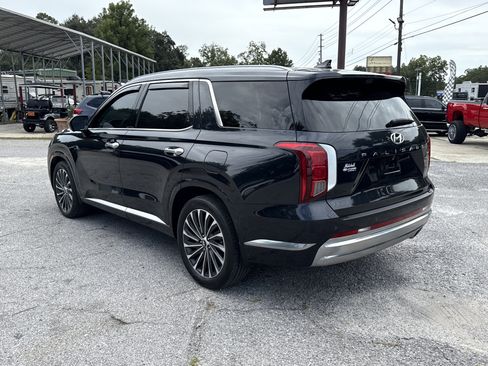 Used 2023 Hyundai Palisade Calligraphy image 3