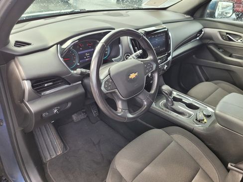 Used 2022 Chevrolet Traverse LT w/ LPO, Black Accent Package image 15