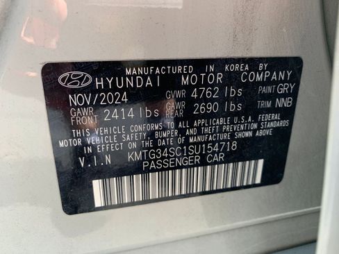 Used 2025 Genesis G70 2.5T image 29