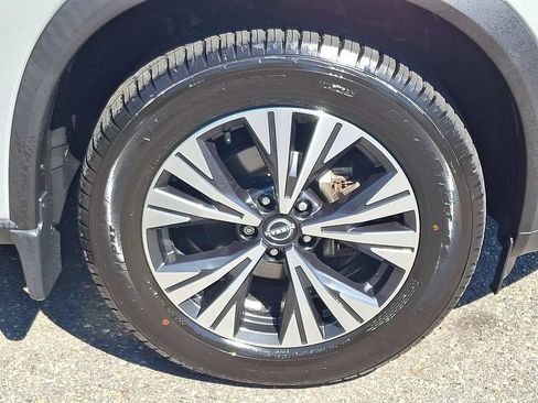 Certified 2023 Nissan Rogue SV w/ SV Premium B Package AWD/4WD image 9
