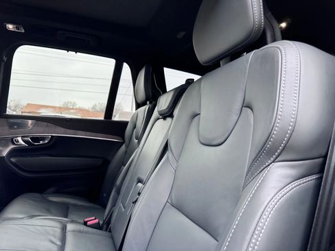 Used 2022 Volvo XC90 T6 Inscription w/ Lounge Package image 23