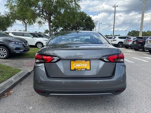Used 2025 Nissan Versa SV FWD image 3