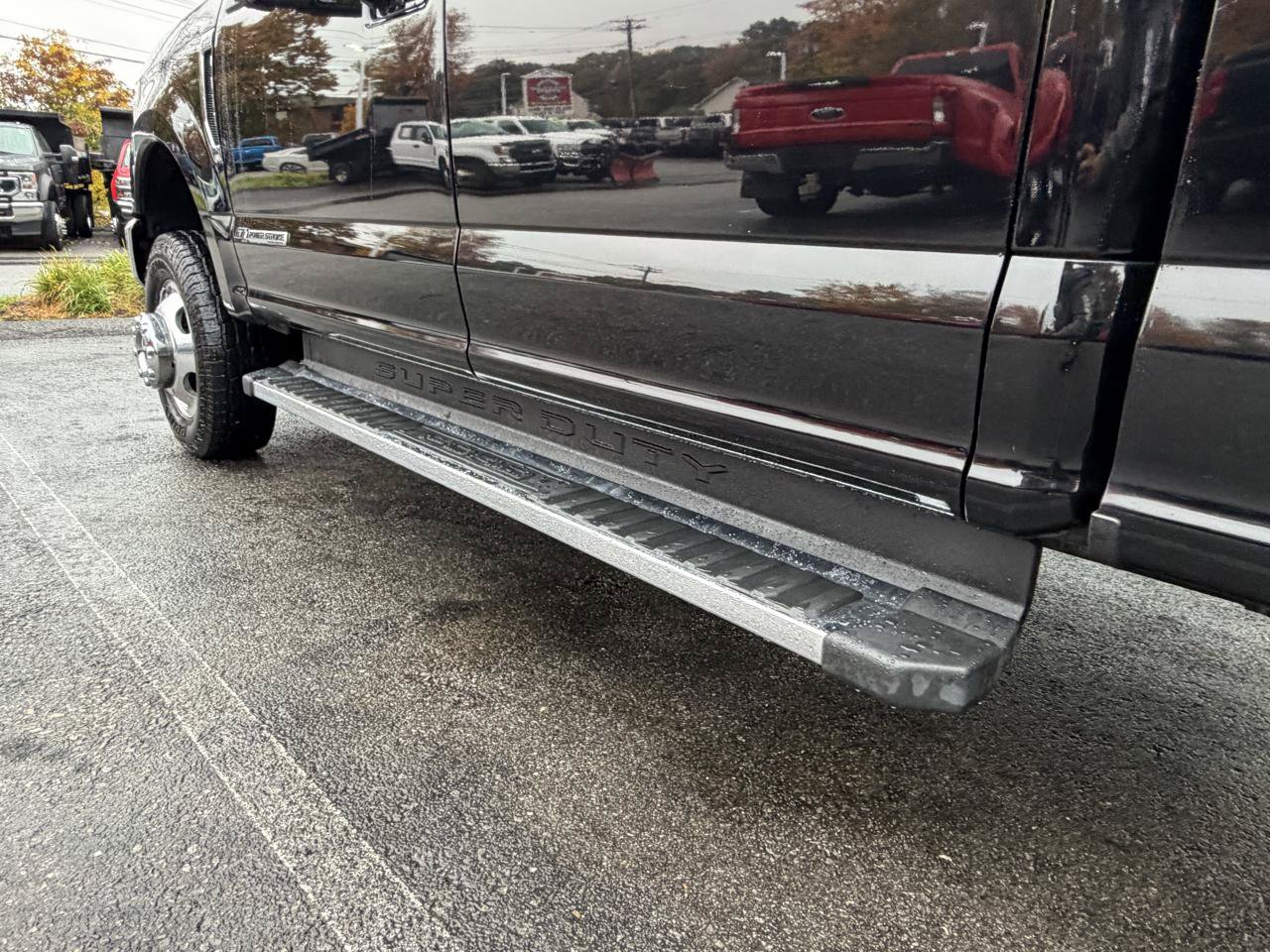 Used 2021 Ford F350 XLT w/ XLT Premium Package AWD/4WD image 19