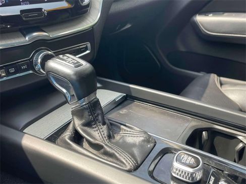 Used 2021 Volvo XC60 T5 Inscription w/ Protection Package Premier image 31