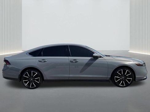 Used 2024 Honda Accord Touring image 4