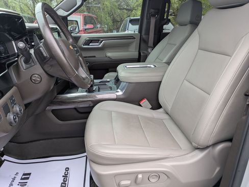 Used 2022 Chevrolet Silverado 1500 LTZ w/ LTZ Convenience Package II image 11