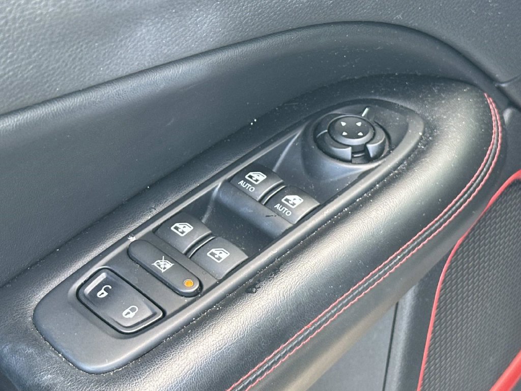 Used 2018 Jeep Compass Trailhawk w/ Leather Interior Group AWD/4WD image 18