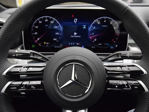 Used 2025 Mercedes-Benz C 300 4MATIC Sedan image 23