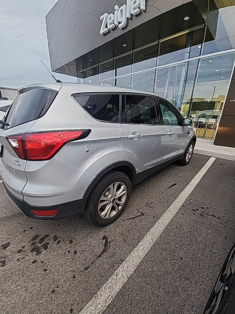 Used 2019 Ford Escape SE AWD/4WD image 9