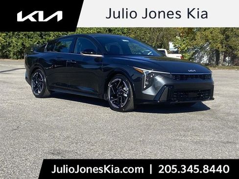 New 2025 Kia K4 GT-Line image 1