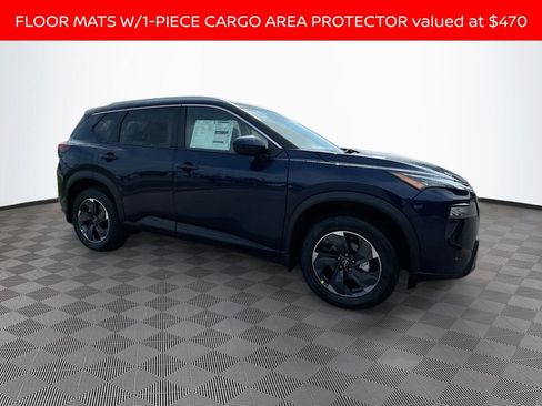 Used 2025 Nissan Rogue SV w/ SV Premium Package image 3