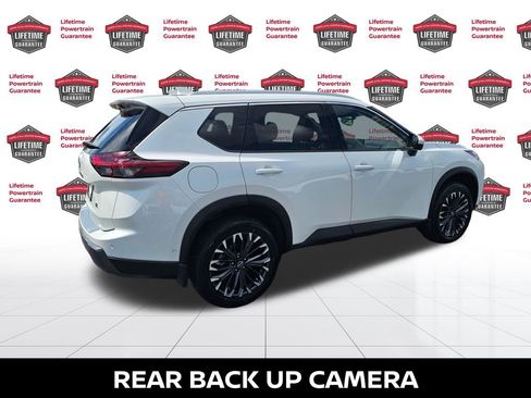 Used 2025 Nissan Rogue SL w/ Tech Package image 9
