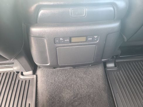 Used 2021 Nissan Armada SL w/ Captain's Chairs Package image 31