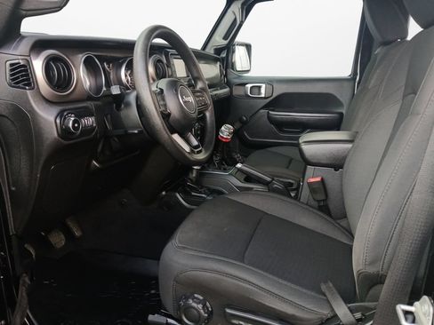 Used 2019 Jeep Wrangler Sport AWD/4WD image 19