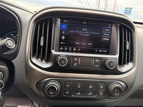 Used 2022 Chevrolet Colorado Z71 w/ Z71 Midnight Edition image 21