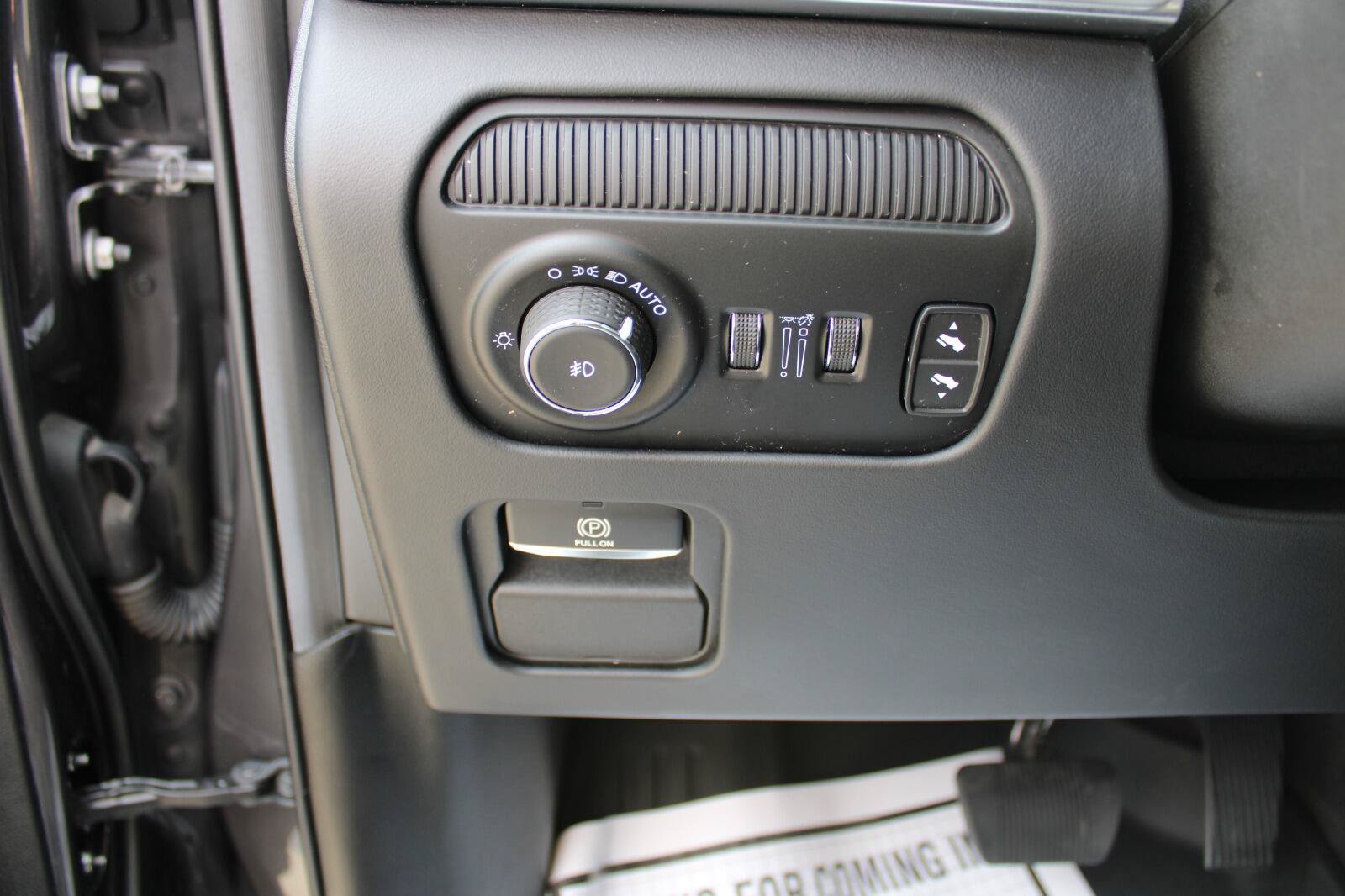 Certified 2022 Jeep Grand Wagoneer Series II AWD/4WD image 13