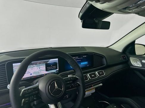 New 2026 Mercedes-Benz GLS 450 4MATIC image 9