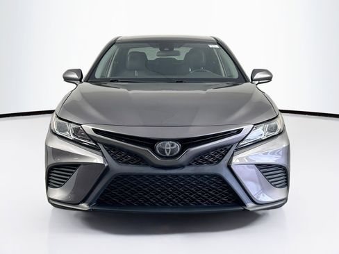Used 2019 Toyota Camry SE FWD image 2