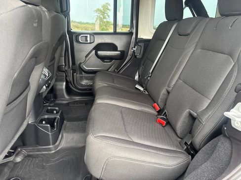 Used 2023 Jeep Wrangler Unlimited Sport AWD/4WD image 14