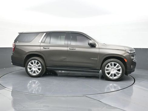 Used 2021 Chevrolet Tahoe High Country w/ Premium Package image 18