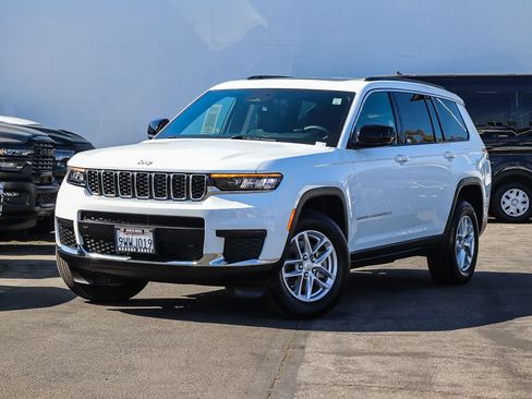 Used 2025 Jeep Grand Cherokee L Laredo RWD image 1