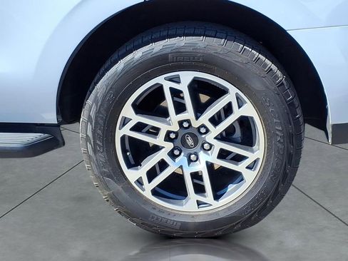 Used 2025 Ford Expedition Active AWD/4WD image 4