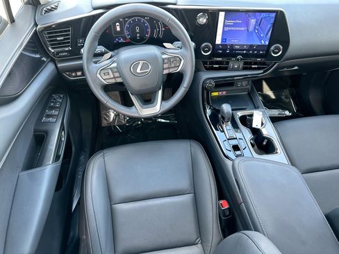 Used 2025 Lexus NX 250 FWD w/ Towing Package (2000 Lbs) image 20