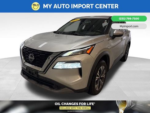 Used 2022 Nissan Rogue SV image 3