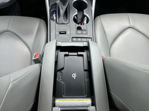 Certified 2020 Toyota Highlander XLE FWD image 19